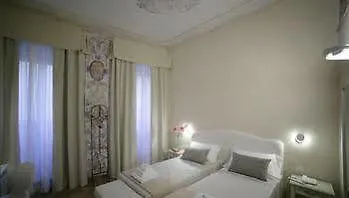 Cristina Hotel Florence 0*,  Italy